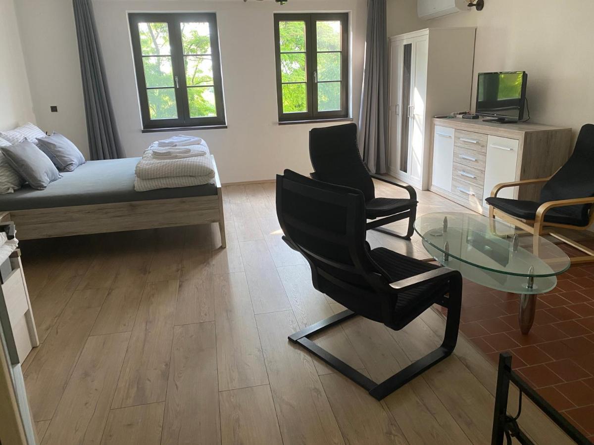 Apartman Pod Mandloni Starovice Exterior photo